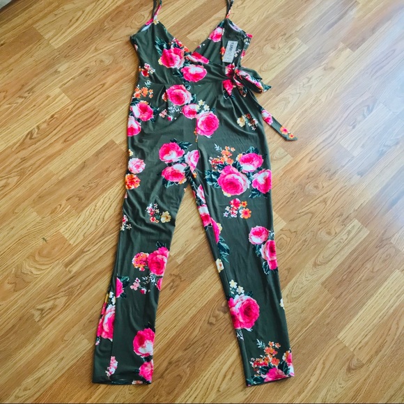 derek heart floral jumpsuit